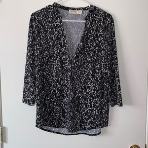 Semi long sleeve smooth fabric top!